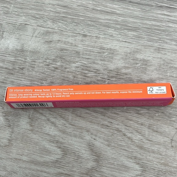 Clinique Quickliner for Eyes Intense in 09 Intense Ebony
Twist Crayon Eyeliner - Picture 5 of 6